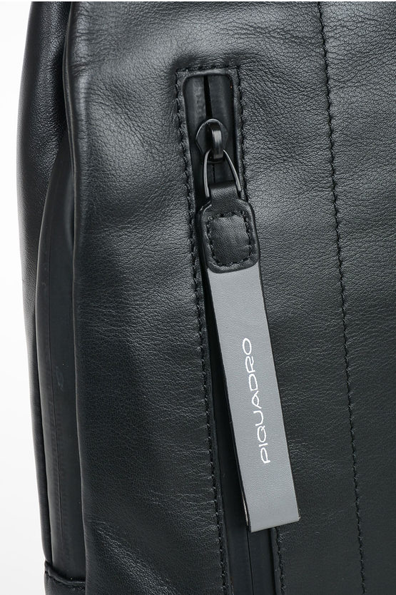 EXPLORER Leather One Shoulder Bag Black